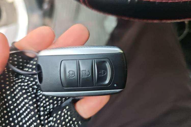 Used Dongfeng Fengon 580 2017 1.5T CVT Luxury Model Vehicle Key