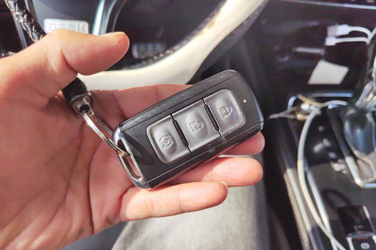 Used Dongfeng Fengon 580 2017 1.5T CVT Smart Style Model Vehicle Key