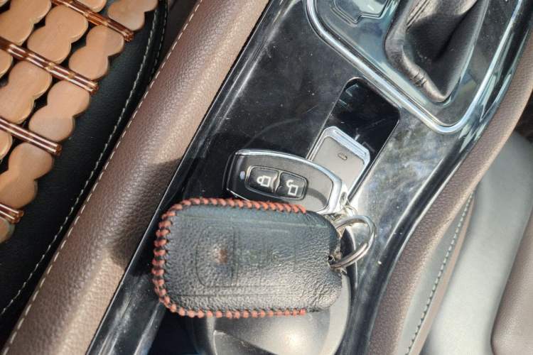 Used Dongfeng Fengon 580 2017 1.5T CVT Comfort Model Vehicle Key