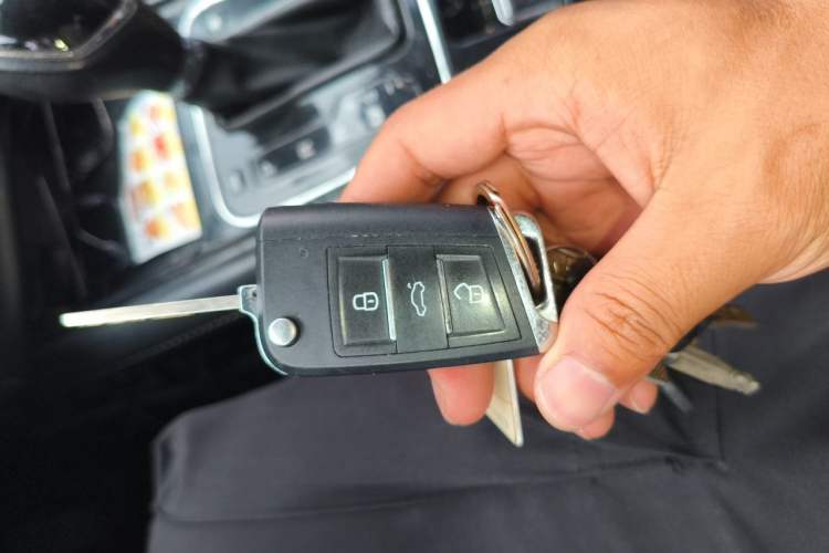 Used Dongfeng Fengon 580 2017 1.5T CVT Comfort Model Vehicle Key