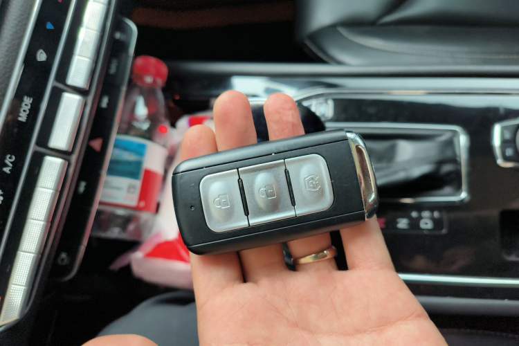 Used Dongfeng Fengon 580 2017 1.5T CVT Luxury Model Vehicle Key