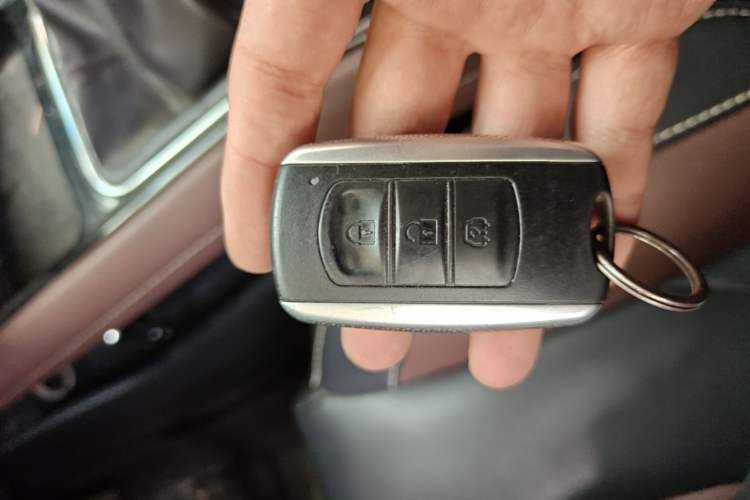 Used Dongfeng Fengon 580 2017 1.5T Manual Luxury Model Vehicle Key