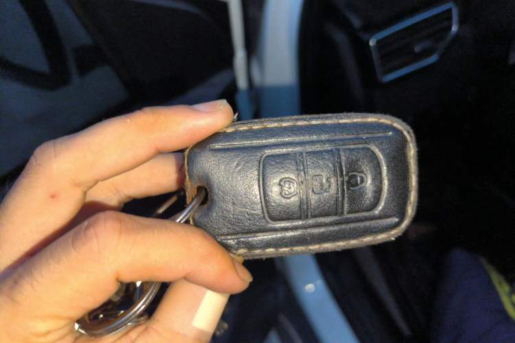 Used Dongfeng Fengon 580 2017 1.5T CVT Comfort Model Vehicle Key