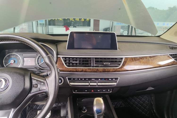 Used Dongfeng Fengon 580 2018 1.5T CVT Luxury Model Audio And AC Panel