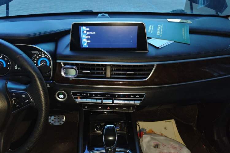 Used Dongfeng Fengon 580 2018 Revised Version 1.5T CVT Luxury Edition Audio And AC Panel