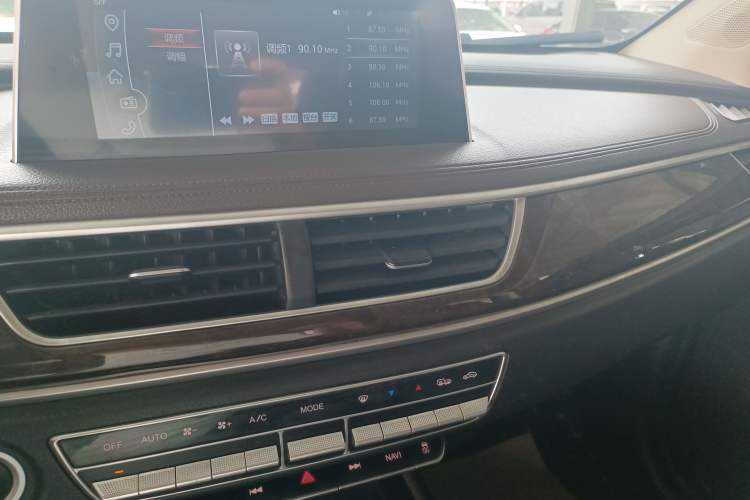Used Dongfeng Fengon 580 2018 Revised Version 1.5T CVT Luxury Edition Audio And AC Panel