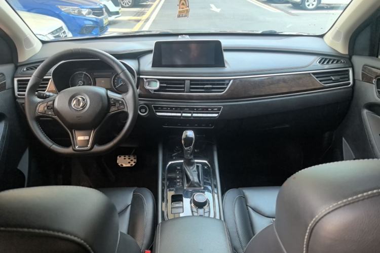 Used Dongfeng Fengon 580 2018 1.5T CVT Luxury Model Center Console