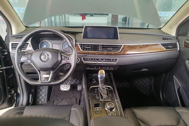 Used Dongfeng Fengon 580 2018 1.5T CVT Luxury Model Center Console