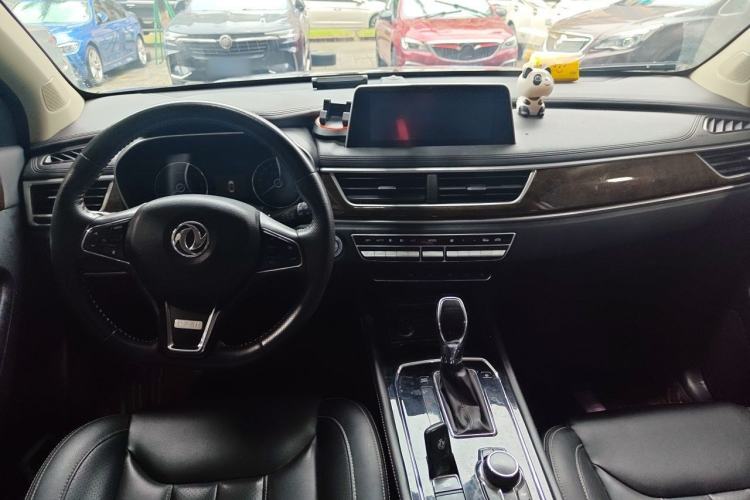 Used Dongfeng Fengon 580 2018 Revised Version 1.5T CVT Luxury Edition Center Console