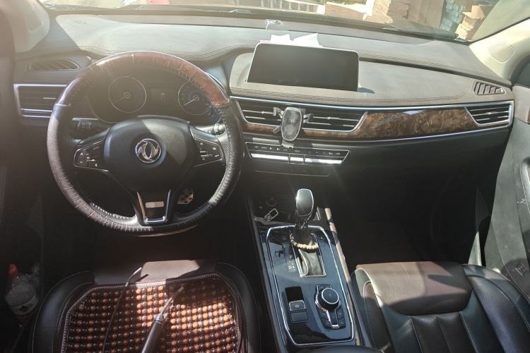 Used Dongfeng Fengon 580 2018 1.5T CVT Luxury Model Center Console