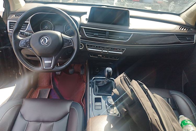 Used Dongfeng Fengon 580 2018 1.5T Manual Luxury Model Center Console