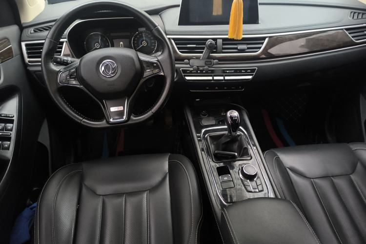 Used Dongfeng Fengon 580 2018 1.5T Manual Luxury Model Center Console