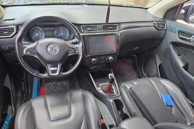 Used Dongfeng Fengon 580 2018 1.8L Manual Comfort Model Center Console