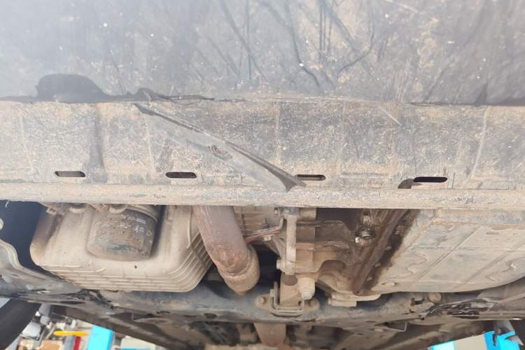 Used Dongfeng Fengon 580 2018 Revised Version 1.5T CVT Luxury Edition Chassis Front