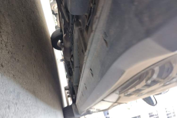 Used Dongfeng Fengon 580 2018 1.5T Manual Luxury Model Chassis Rear Right