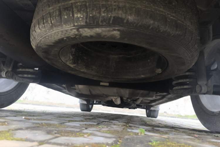 Used Dongfeng Fengon 580 2018 1.5T Manual Luxury Model Chassis Rear