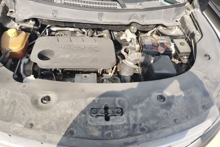 Used Dongfeng Fengon 580 2018 Revised Version 1.5T CVT Luxury Edition Engine Bay
