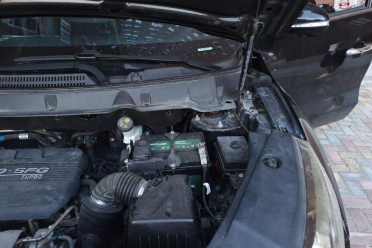 Used Dongfeng Fengon 580 2018 Revised Version 1.5T CVT Luxury Edition Engine Bay Left