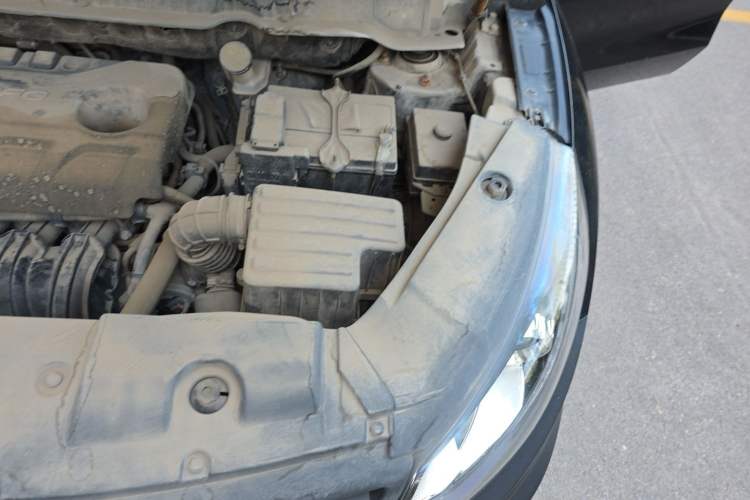 Used Dongfeng Fengon 580 2018 1.8L Manual Comfort Model Engine Bay Left