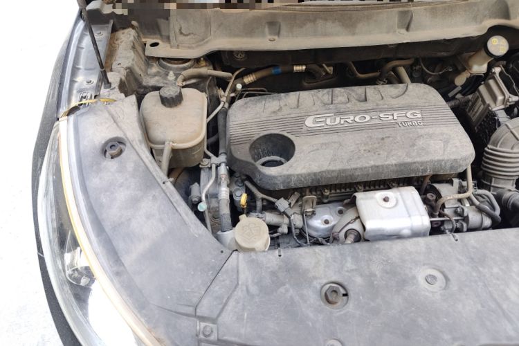 Used Dongfeng Fengon 580 2018 1.5T Manual Luxury Model Engine Bay Right