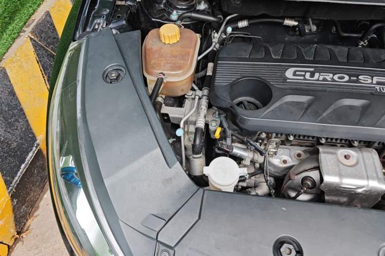 Used Dongfeng Fengon 580 2018 1.5T CVT ZhiShang Version Engine Bay Right