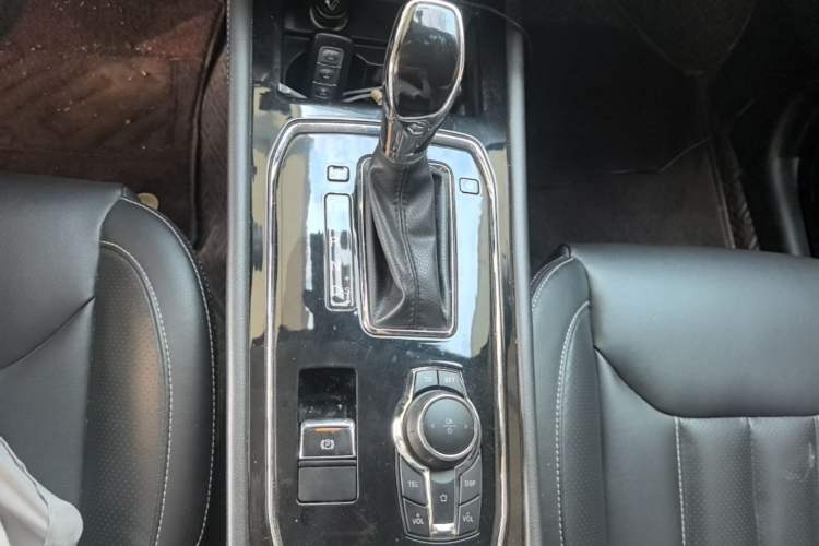 Used Dongfeng Fengon 580 2018 1.5T CVT Luxury Model Gear Lever