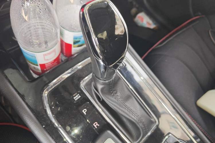 Used Dongfeng Fengon 580 2018 1.5T CVT Luxury Model Gear Lever