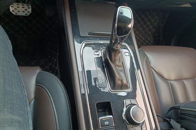 Used Dongfeng Fengon 580 2018 1.5T CVT Smart Connectivity Version Gear Lever