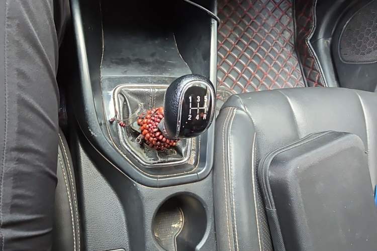 Used Dongfeng Fengon 580 2018 1.8L Manual Comfort Model Gear Lever