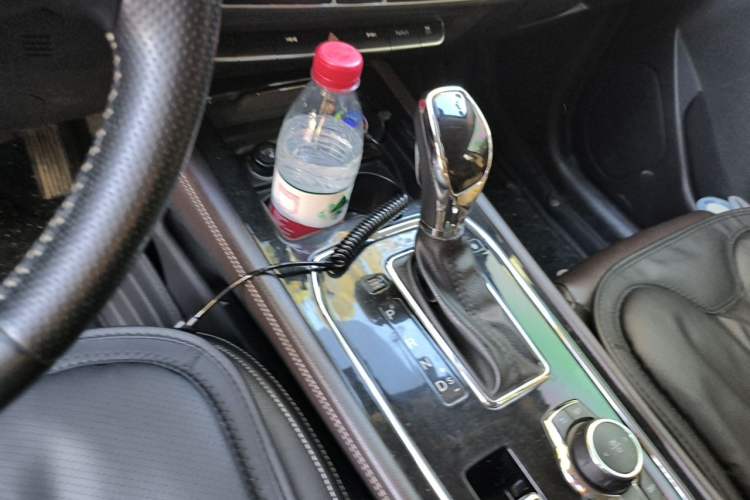 Used Dongfeng Fengon 580 2018 Revised Version 1.5T CVT Luxury Edition Gear Lever