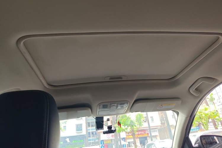 Used Dongfeng Fengon 580 2018 Revised Version 1.5T CVT Luxury Edition Headliner