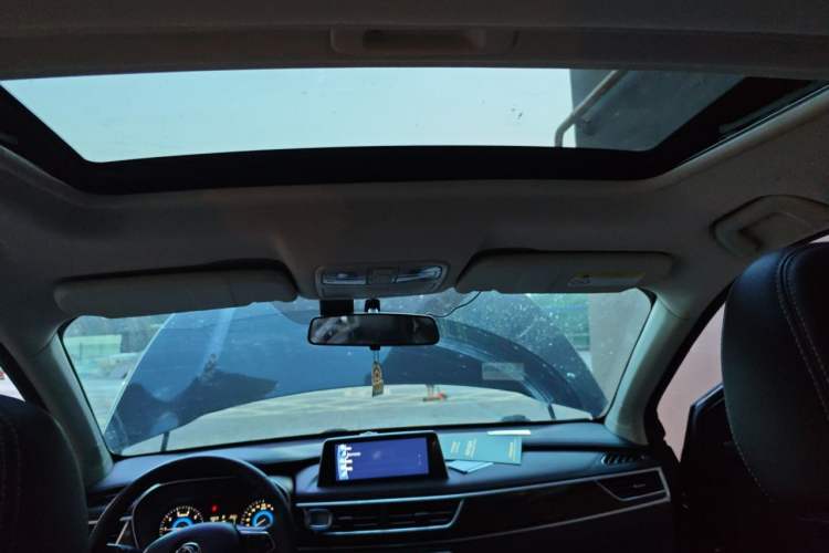 Used Dongfeng Fengon 580 2018 Revised Version 1.5T CVT Luxury Edition Headliner