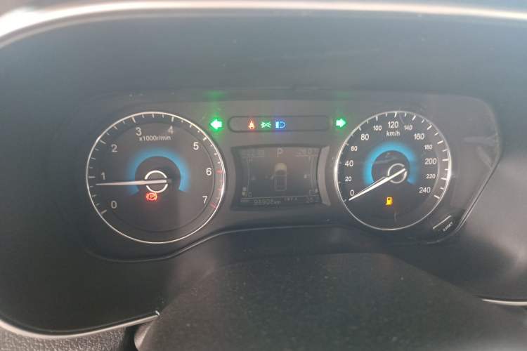 Used Dongfeng Fengon 580 2018 Revised Version 1.5T CVT Luxury Edition Instrument Cluster