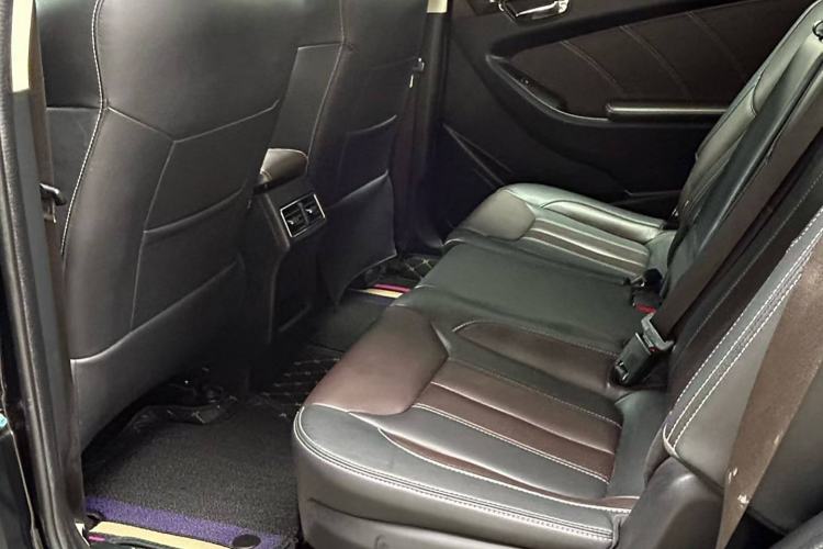 Used Dongfeng Fengon 580 2018 Revised Version 1.5T CVT Luxury Edition Interior 3