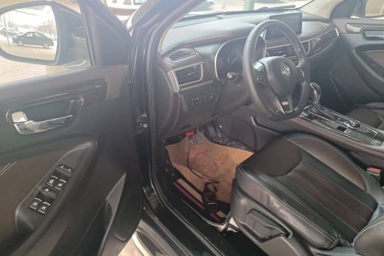 Used Dongfeng Fengon 580 2018 Revised Version 1.5T CVT Luxury Edition Interior 3
