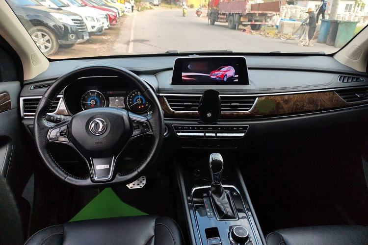 Used Dongfeng Fengon 580 2018 1.5T CVT Luxury Model Interior 3