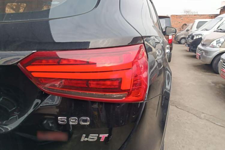 Used Dongfeng Fengon 580 2018 1.5T CVT Smart Connectivity Version Interior 3