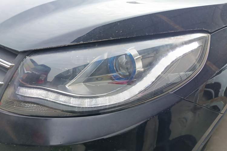 Used Dongfeng Fengon 580 2018 1.5T CVT Smart Connectivity Version Left Front Headlight