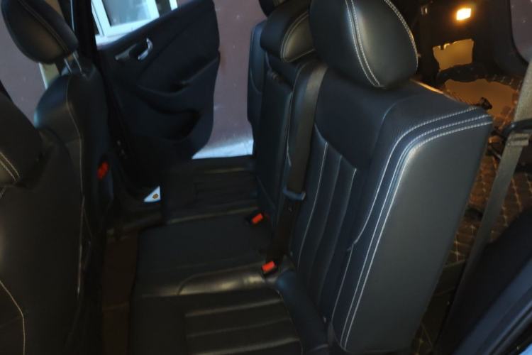 Used Dongfeng Fengon 580 2018 Revised Version 1.5T CVT Luxury Edition Left Rear Seat