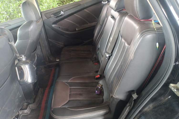 Used Dongfeng Fengon 580 2018 1.5T CVT Smart Connectivity Version Left Rear Seat
