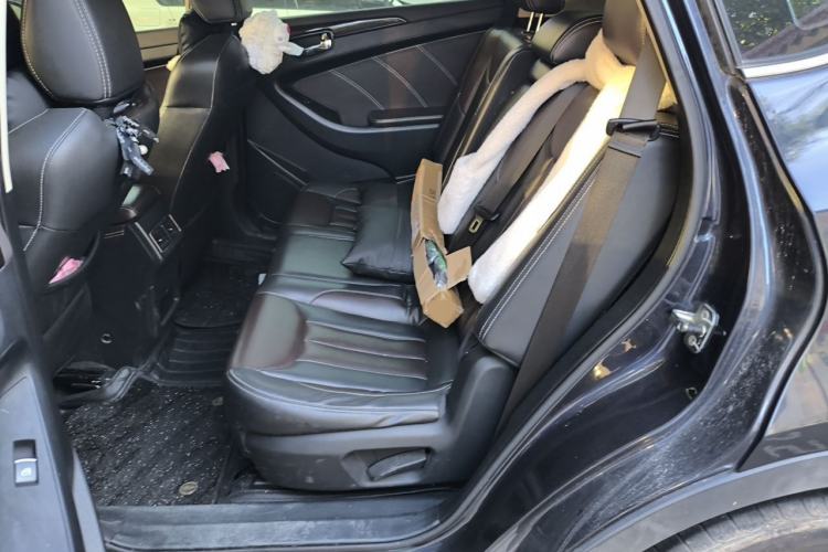 Used Dongfeng Fengon 580 2018 Revised Version 1.5T CVT Luxury Edition Left Rear Seat