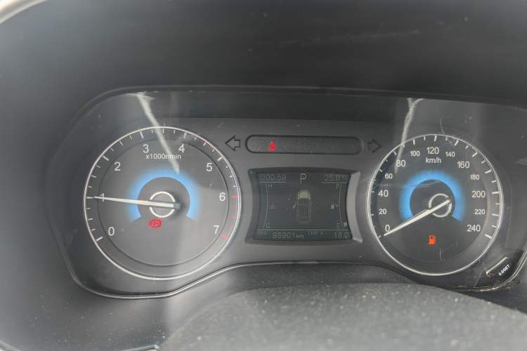 Used Dongfeng Fengon 580 2018 Revised Version 1.5T CVT Luxury Edition Odometer Close Up
