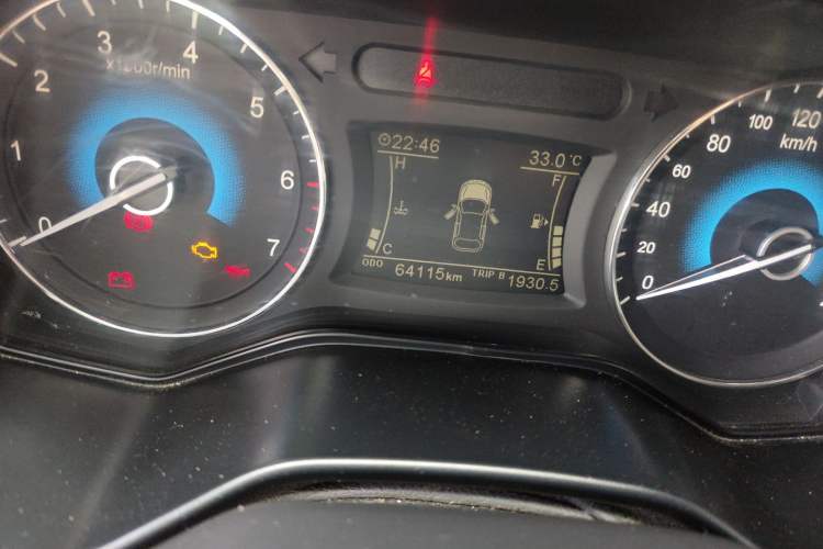 Used Dongfeng Fengon 580 2018 Revised Version 1.8L Manual Comfort Edition Odometer Close Up