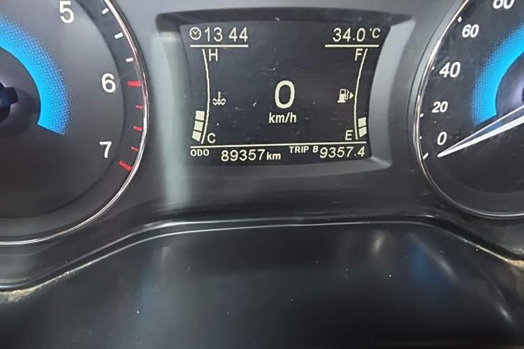 Used Dongfeng Fengon 580 2018 1.8L Manual Comfort Model Odometer Close Up