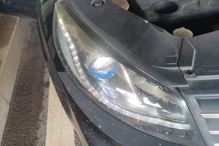 Used Dongfeng Fengon 580 2018 1.5T CVT Smart Connectivity Version Right Front Headlight