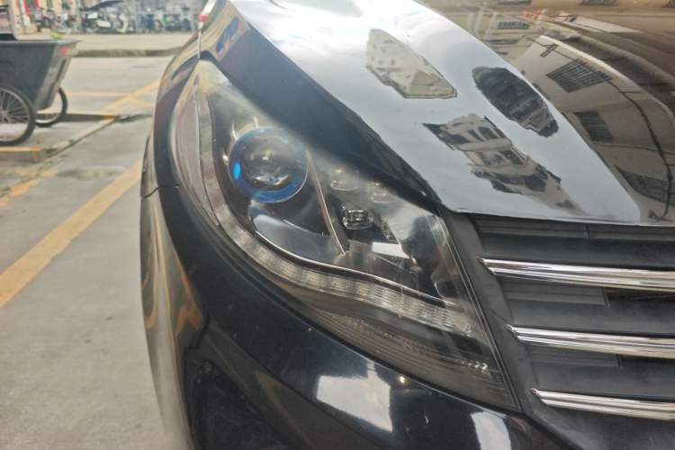 Used Dongfeng Fengon 580 2018 1.5T CVT ZhiShang Version Right Front Headlight