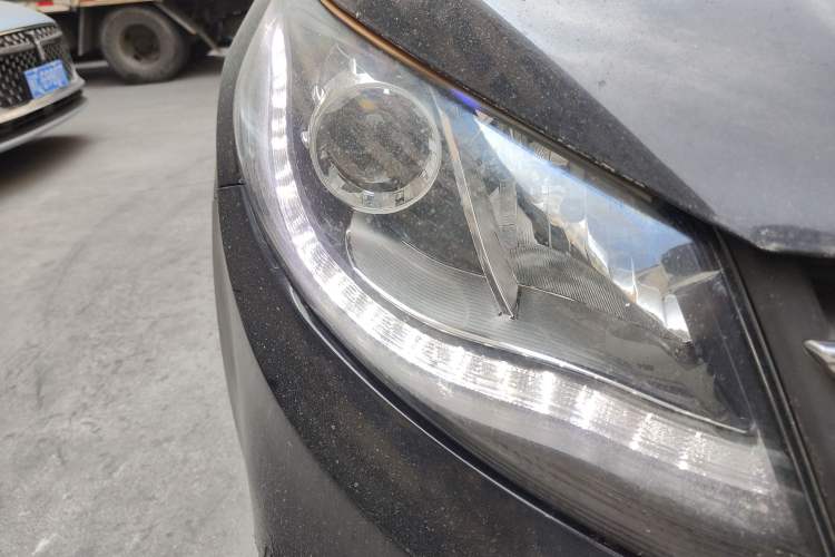 Used Dongfeng Fengon 580 2018 1.5T Manual Luxury Model Right Front Headlight