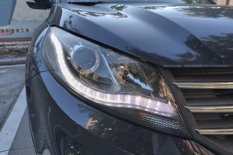 Used Dongfeng Fengon 580 2018 Revised Version 1.5T CVT Luxury Edition Right Front Headlight