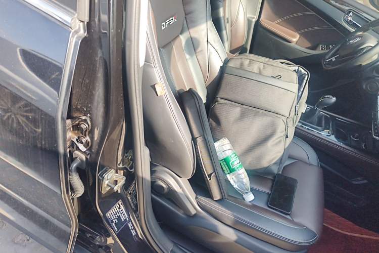 Used Dongfeng Fengon 580 2018 1.5T Manual Luxury Model Right Front Seat
