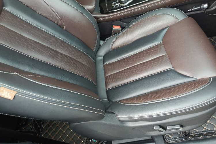 Used Dongfeng Fengon 580 2018 1.5T CVT Smart Connectivity Version Right Front Seat